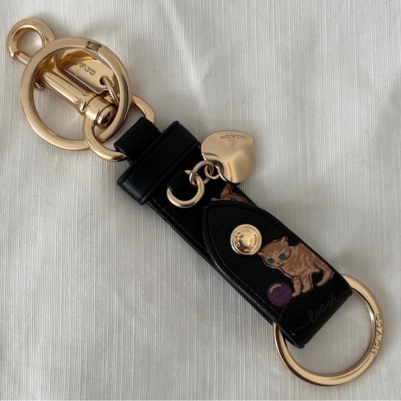 Coach Trigger Snap Bag Charm With Cat Print - Picture 1 of 3